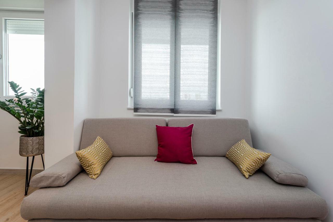 Seven Apartman Apartment Zadar Exterior photo